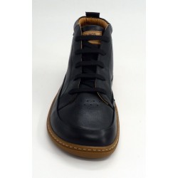 Botín hombre marca pikolinos en color negro
