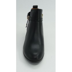 Botín mujer marca pikolinos en color negro