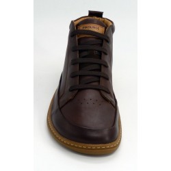 Botín hombre marca pikolinos en color marron