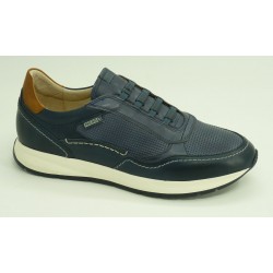 Deportivo hombre marca pikolinos en color azul