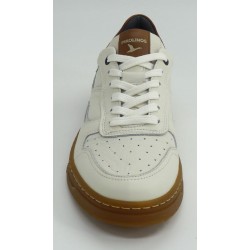 Deportivo hombre marca pikolinos en color blanco
