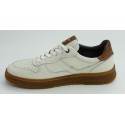 Deportivo hombre marca pikolinos en color blanco