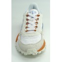 Deportivo hombre marca lacosteen color blanco