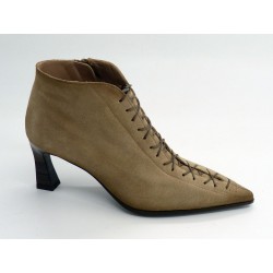 Zapato mujer marca hispanitas en color taupe