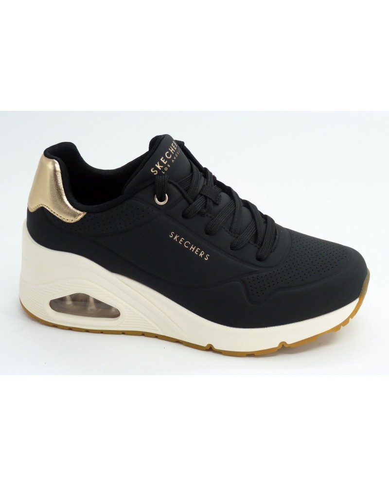 Deportivo mujer marca skechers en color negro