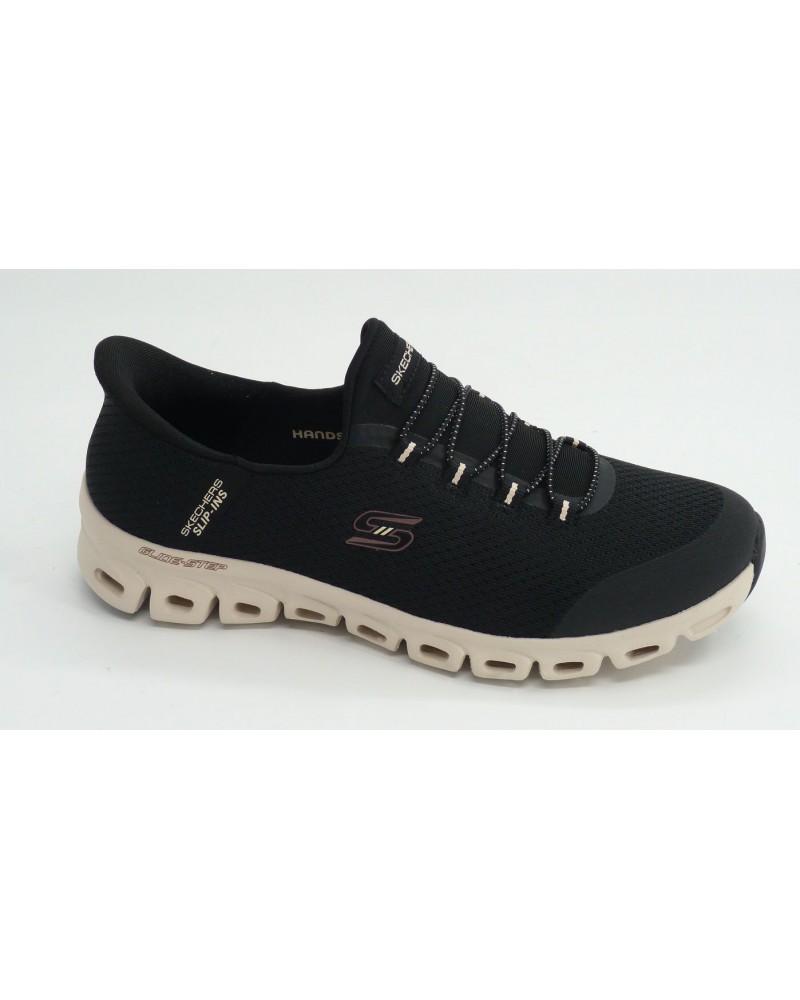 Deportivo mujer marca skechers en color negro