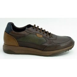 Deportivo hombre marca fluchos en color marron