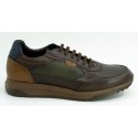 Deportivo hombre marca fluchos en color marron