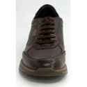 Deportivo hombre marca fluchos en color marron